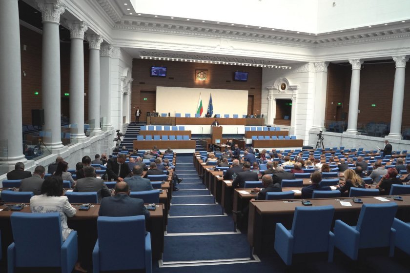 приеха първо четене промени закона адвокатурата