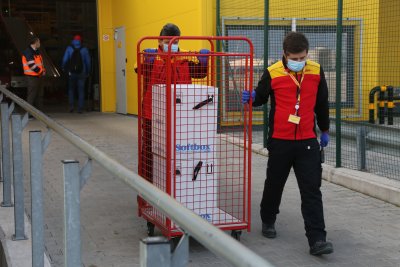Пристигнаха близо 274 хиляди дози от ваксината на "Пфайзер"