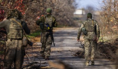 Ще има ли битка за Херсон? - прехвърлят цивилни на източния бряг на Днепър
