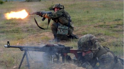 Армията търси над 500 военни