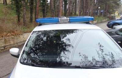 Задържаха 13 мигранти, натъпкани в джип на Прохода на Републиката