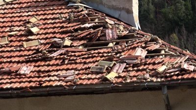 След бурята: В 10 смолянски села гласуват при липса на електричество