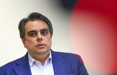 Според Асен Василев митниците се справят добре в борбата с контрабандата
