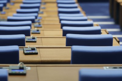 Извънредното заседание на парламента за цената на тока се провали