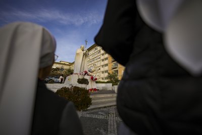 Състоянието на папа Франциск остава критично