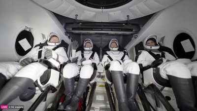У дома след 286 дни в Космоса (СНИМКИ)