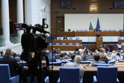 Заради парите по ПВУ: Парламентът прие закон за защита на лицата, подаващи сигнали за нарушения