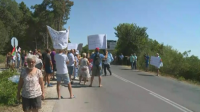 Протест заради безводие затвори пътя Златни пясъци - Кранево
