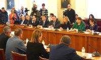 ГЕРБ-СДС се среща с ДПС в търсене на подкрепа за кабинет
