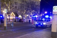 Кола се вряза в коледен базар в германския град Магдебург, има загинали и над 60 ранени