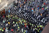 Напрежение в Белград: Има ли информационно затъмнение на масовите протести? (СНИМКИ)