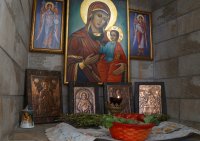 На втория ден след Христовото Възкресение: Литийно шествие с чудотворната икона в Бачковския манастир