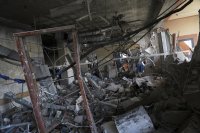 Нови удари и задълбочаващ се глад в Газа