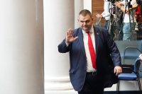 Пеевски поиска от съда да бъде вписана оставката на Джевдет Чакъров като председател на ДПС