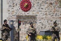 Турският президент разговаря със сирийския си колега в Истанбул