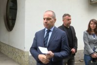 След като тир се вряза в бензиностанция: Гроздан Караджов проверява на място фирмата-собственик на камиона